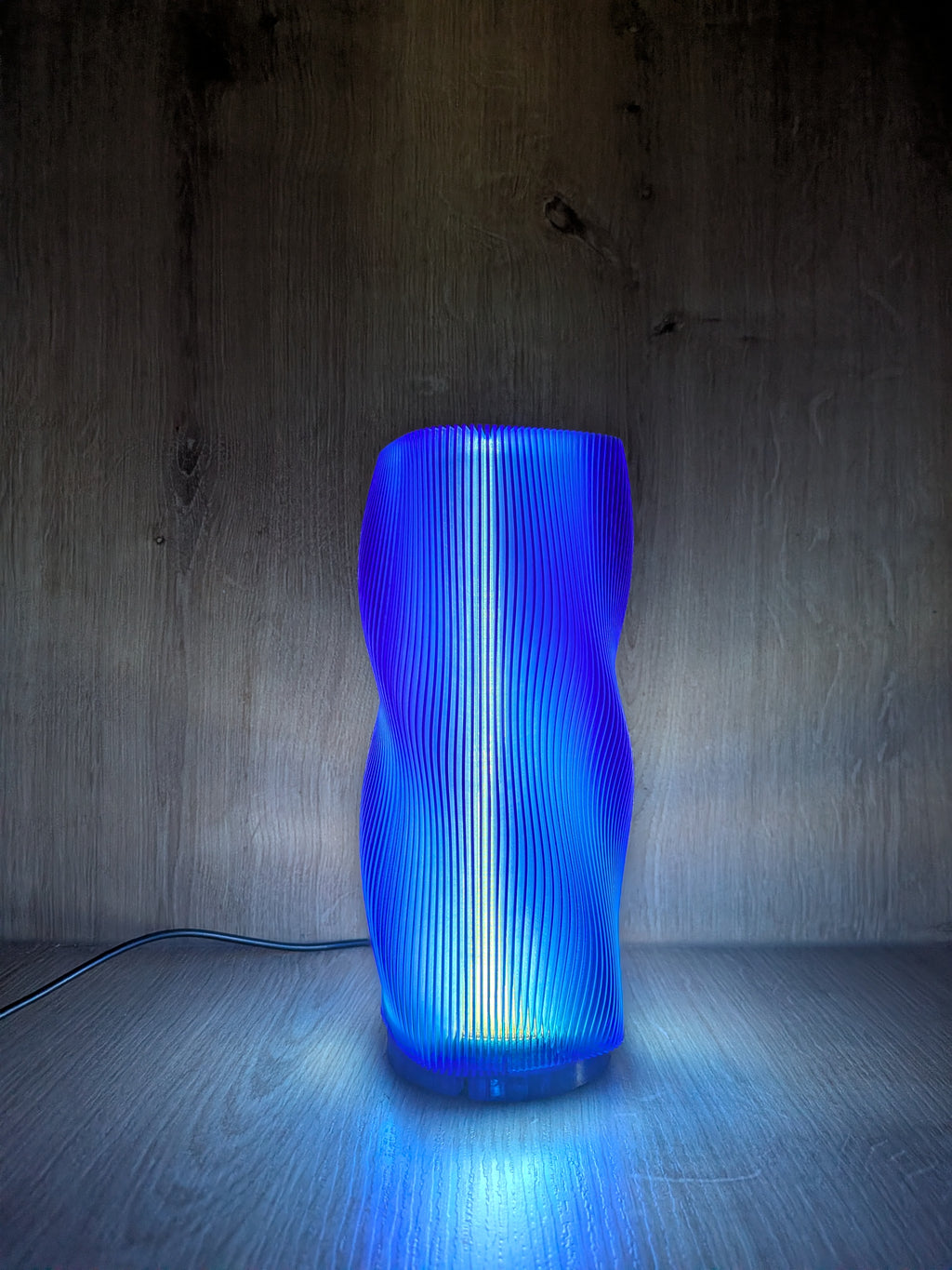 AuraTwist 3D LED – Organische Design-Tischleuchte (3W, USB)