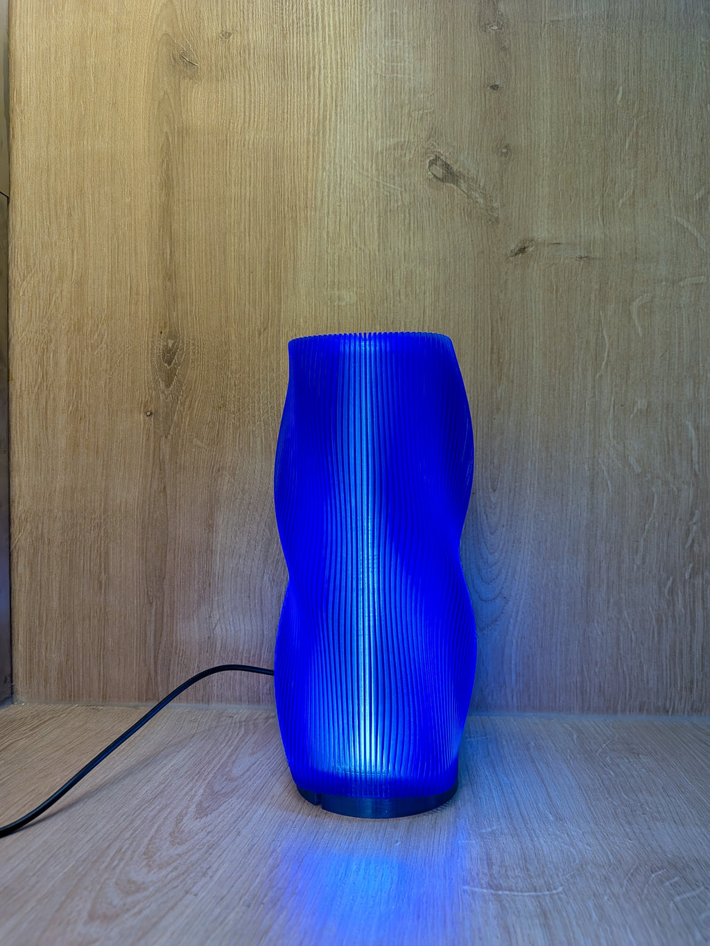 AuraTwist 3D LED – Organische Design-Tischleuchte (3W, USB)